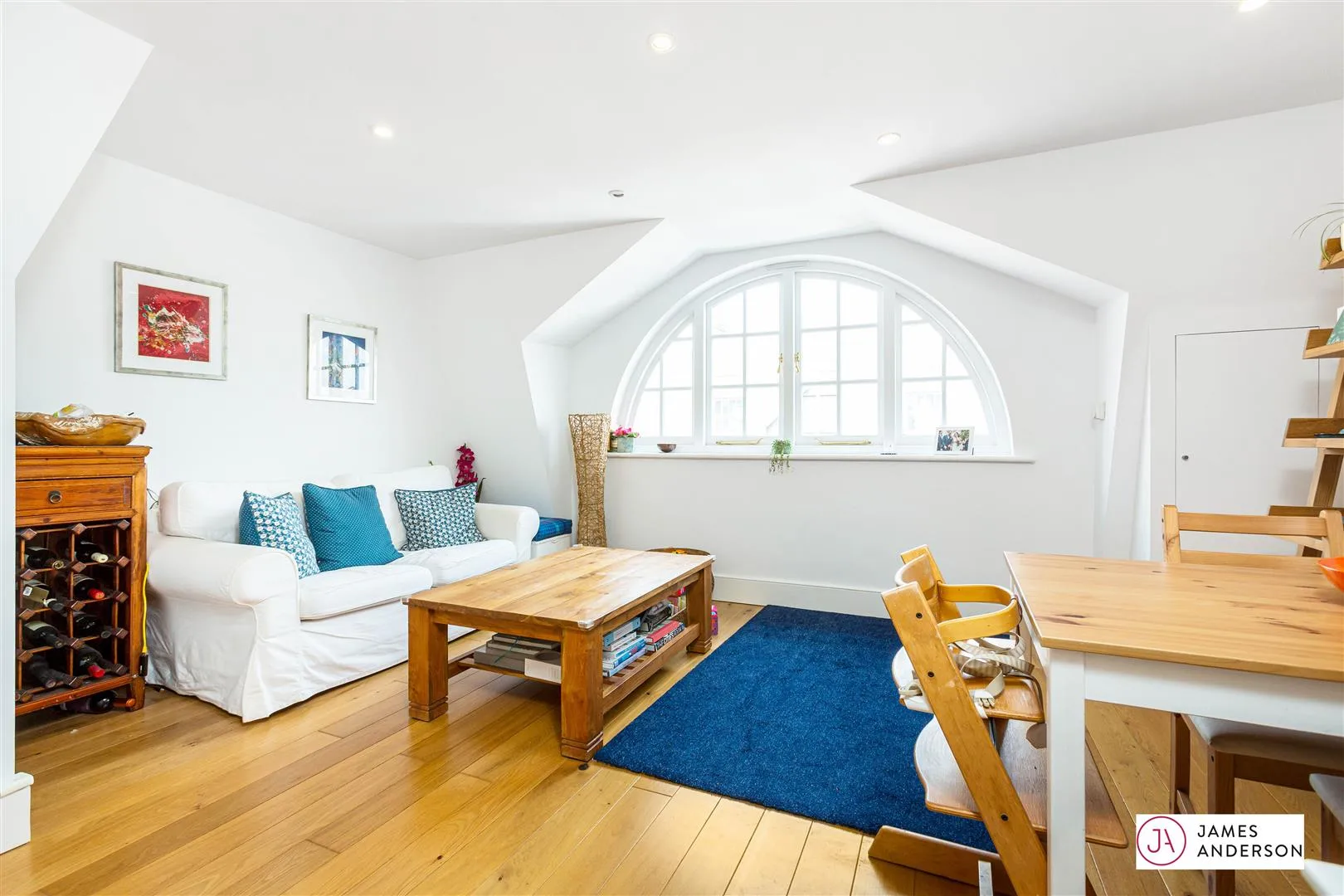 Flat Upper Richmond Road West in Greater London