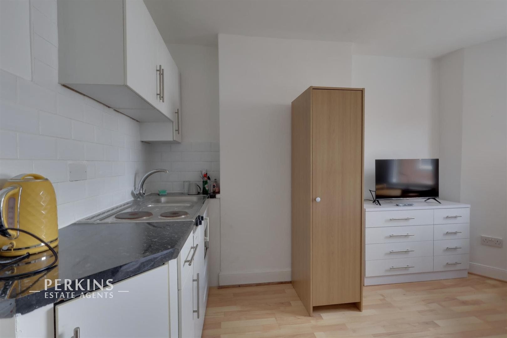 Flat Buxton Road in Greater London