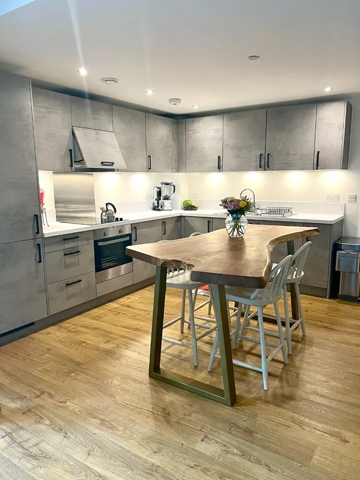 Room Neasden Lane in Greater London