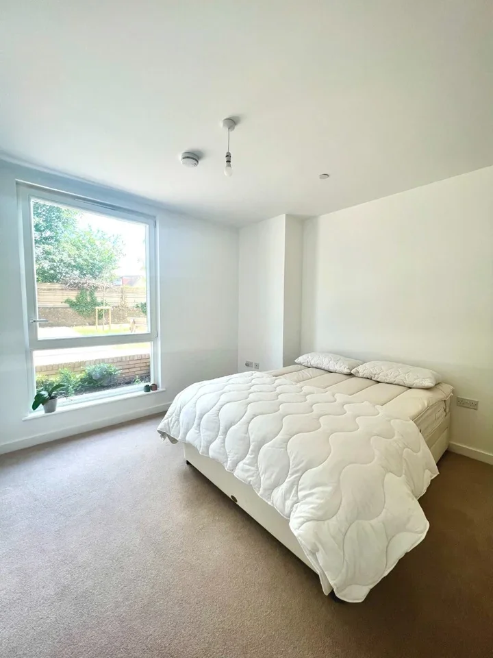 Room Neasden Lane in Greater London