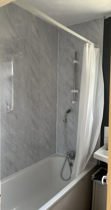 Room Lancaster Street in Greater London