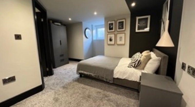 Room Back Salisbury View in Leeds