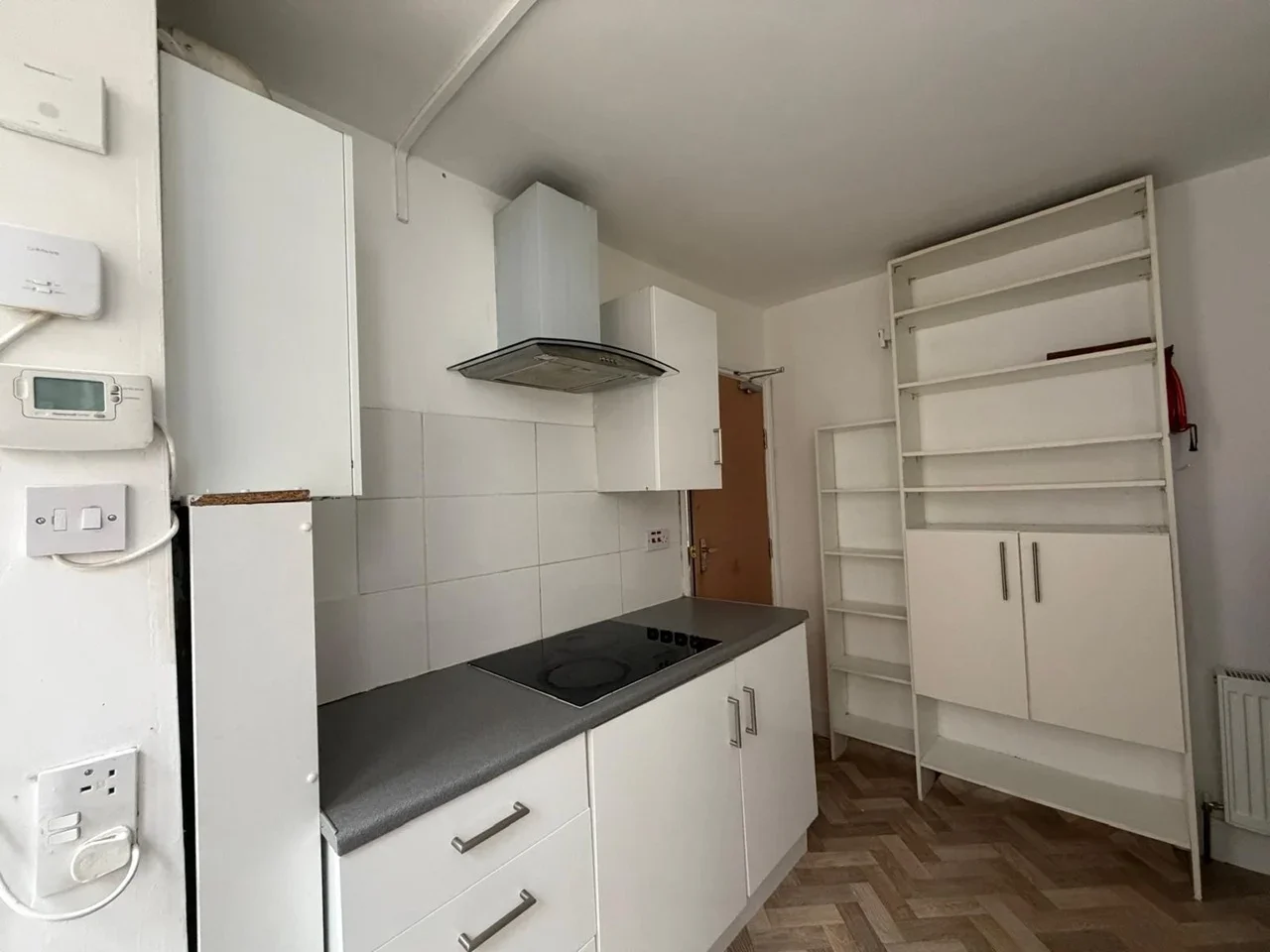 Flat Calderon Road in Greater London
