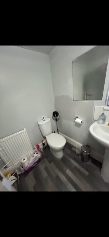 Room Thicket Road in Bristol