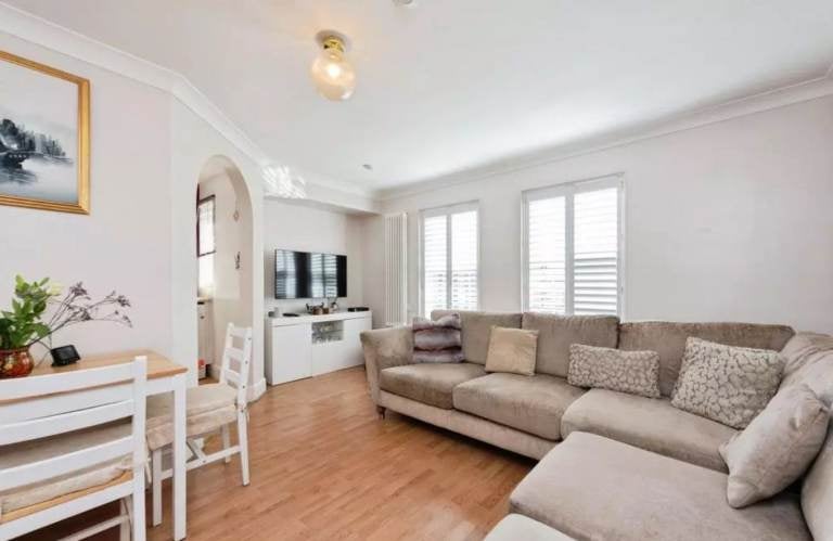 Flat Draper Close in Grays