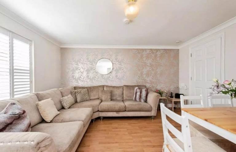 Flat Draper Close in Grays