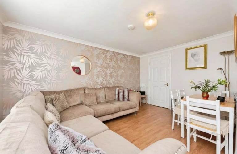Flat Draper Close in Grays