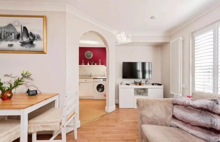 Flat Draper Close in Grays