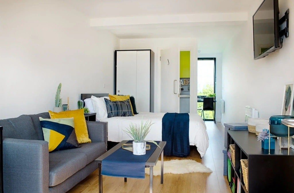 Room Myrtle Street in Liverpool