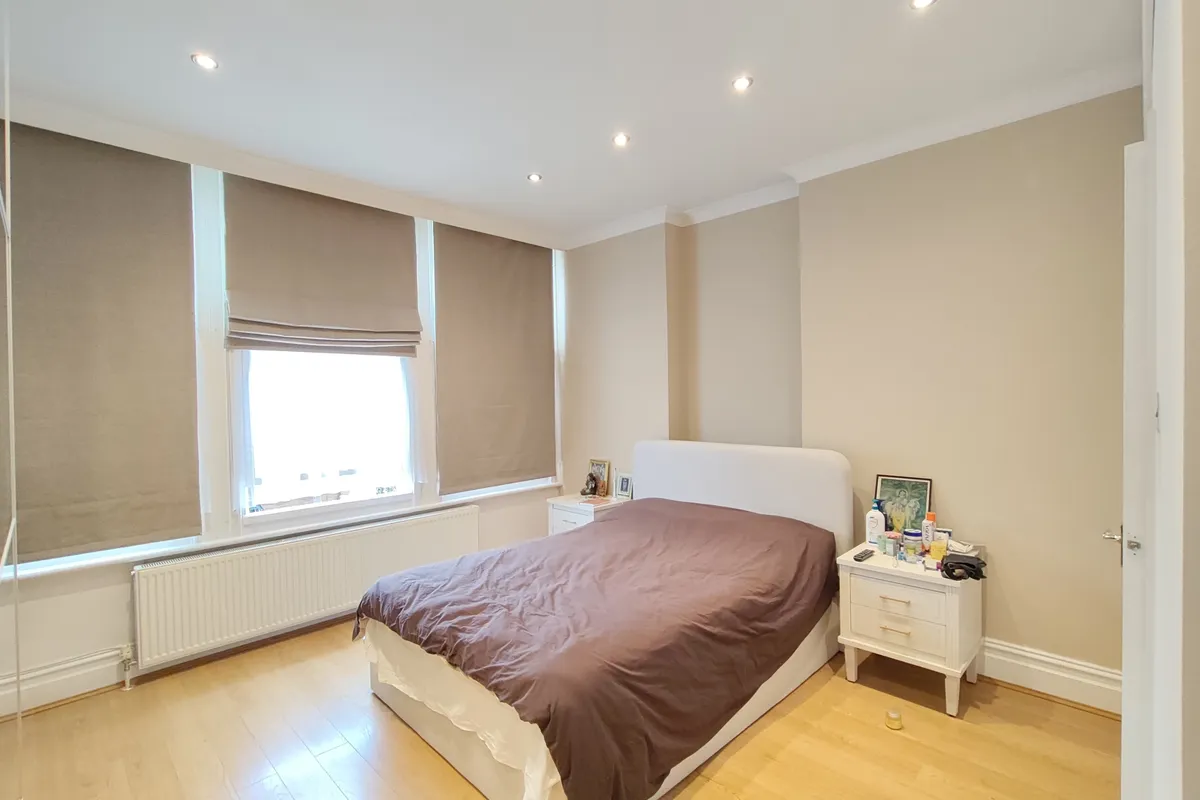 Flat Corfton Road in Greater London