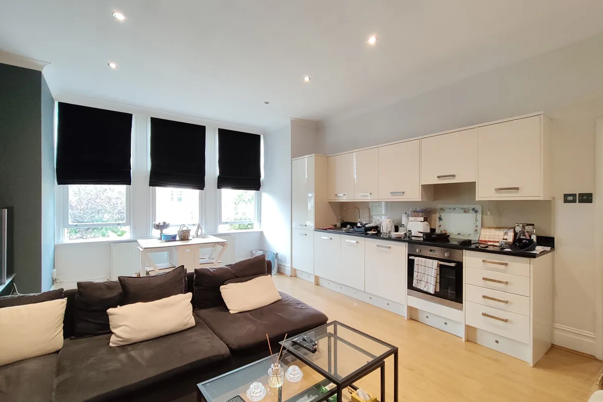 Flat Corfton Road in Greater London