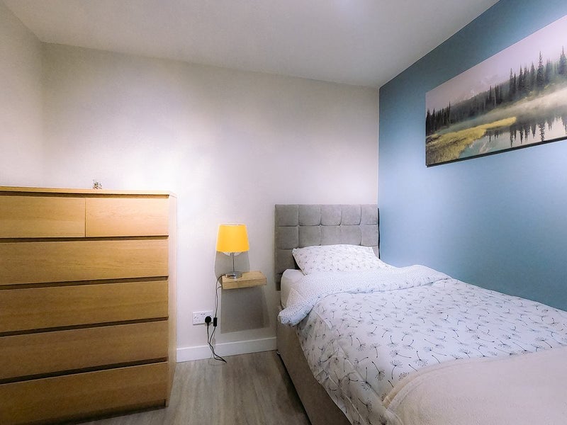 Room Altcross Road in Liverpool