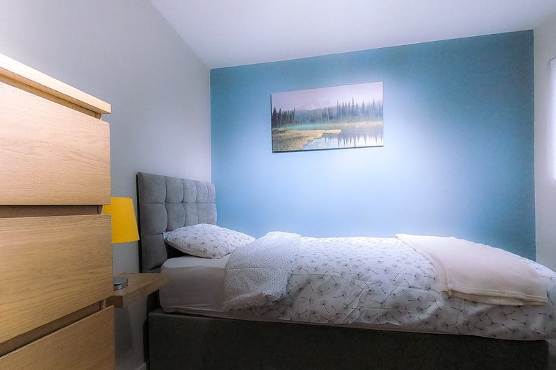 Room Altcross Road in Liverpool