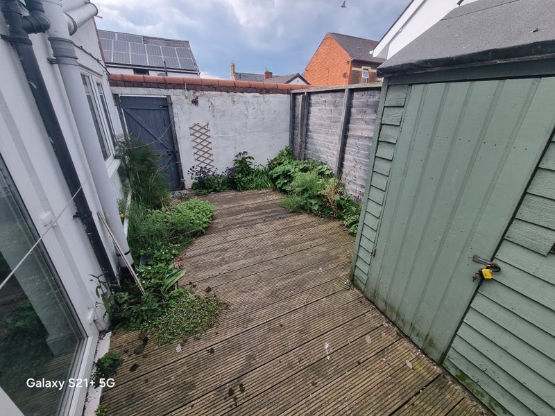 Room Clydach Street in Cardiff