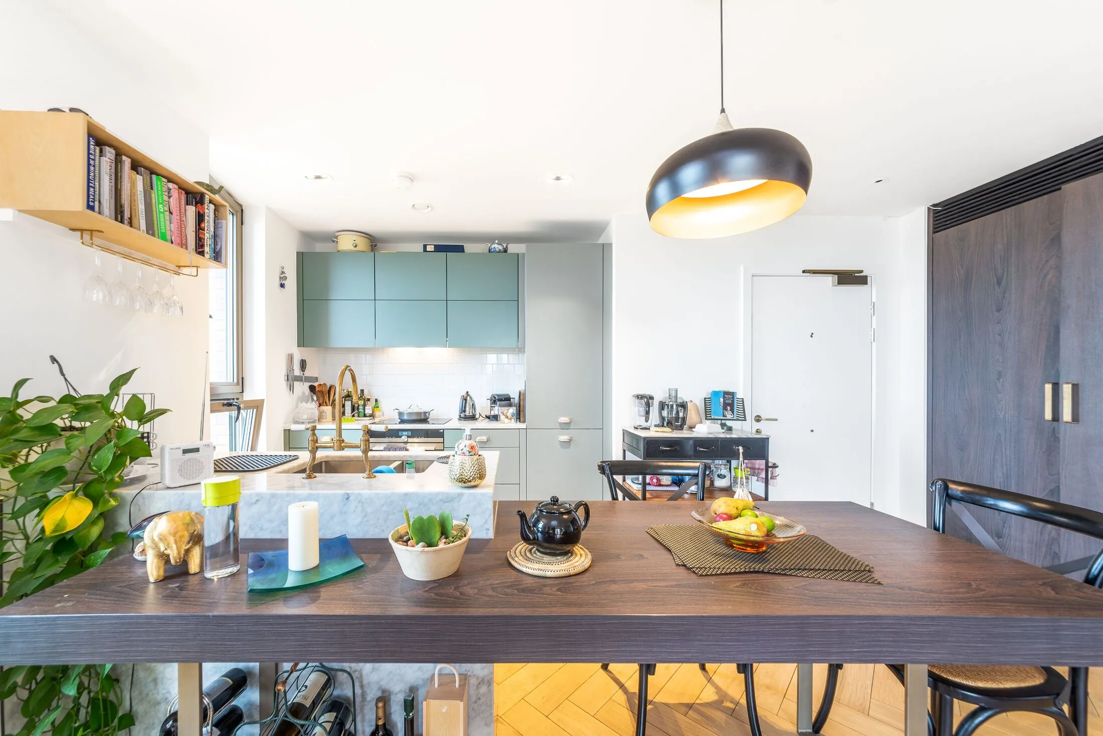 Flat Heritage Lane in Greater London
