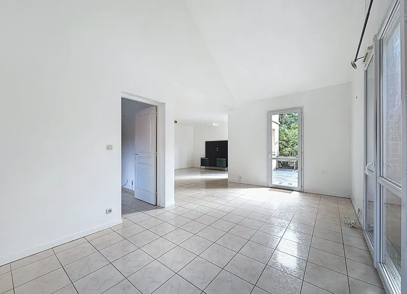 House Rue Jacqueline Auriol in Guyancourt