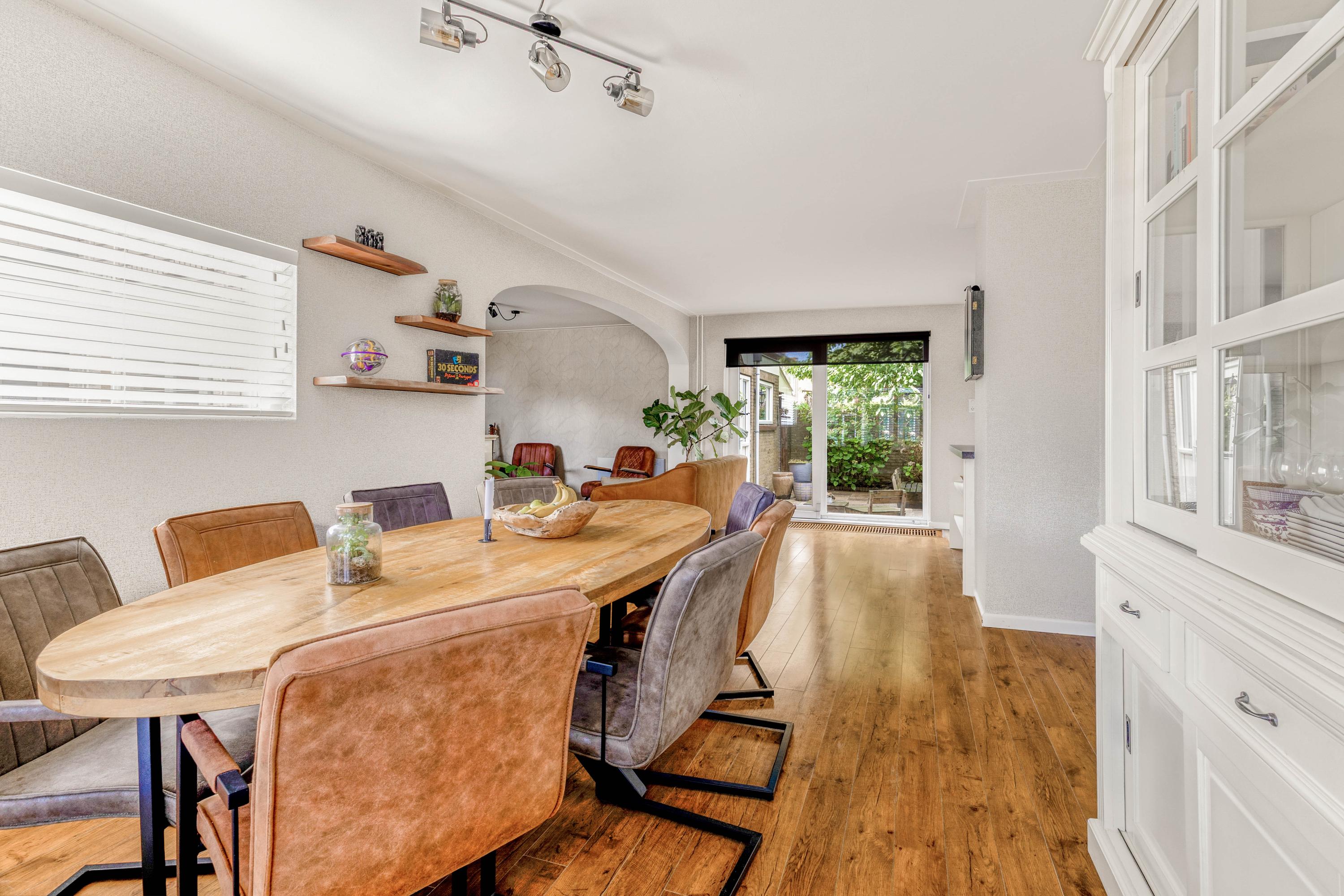 Tussenwoning te koop: Kerkstraat 43, Nieuw-Vennep