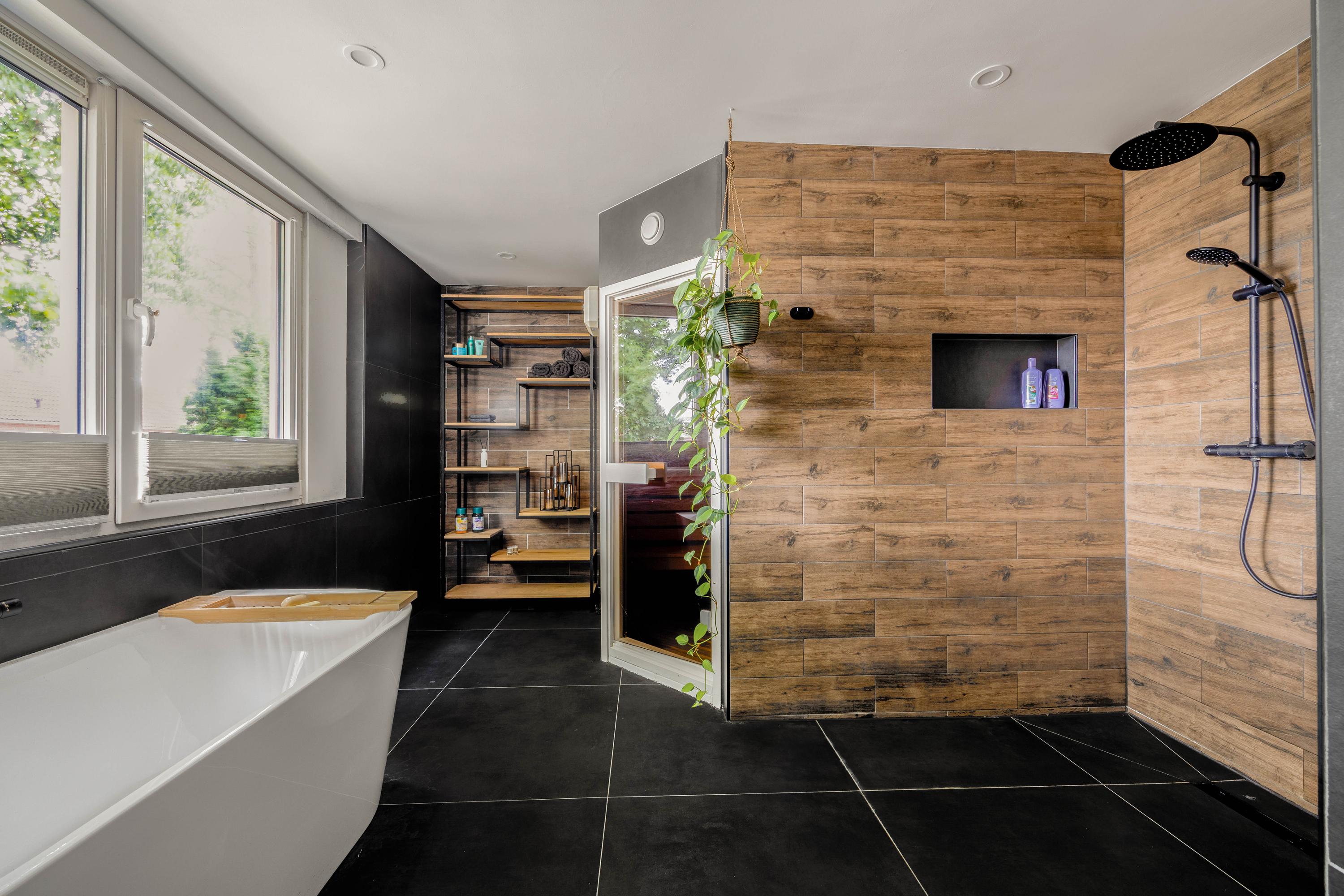 Tussenwoning te koop: Kerkstraat 43, Nieuw-Vennep