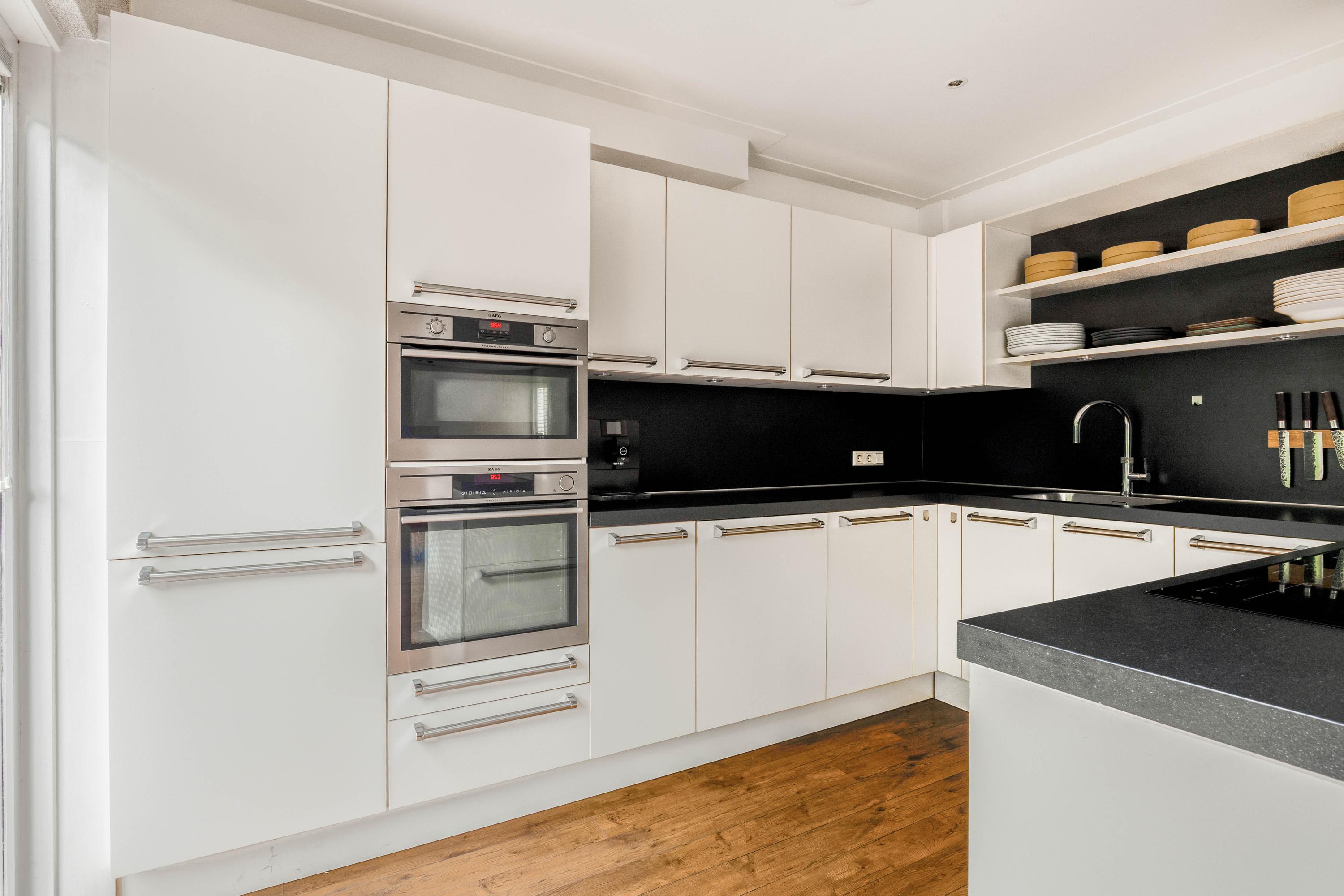 Tussenwoning te koop: Kerkstraat 43, Nieuw-Vennep