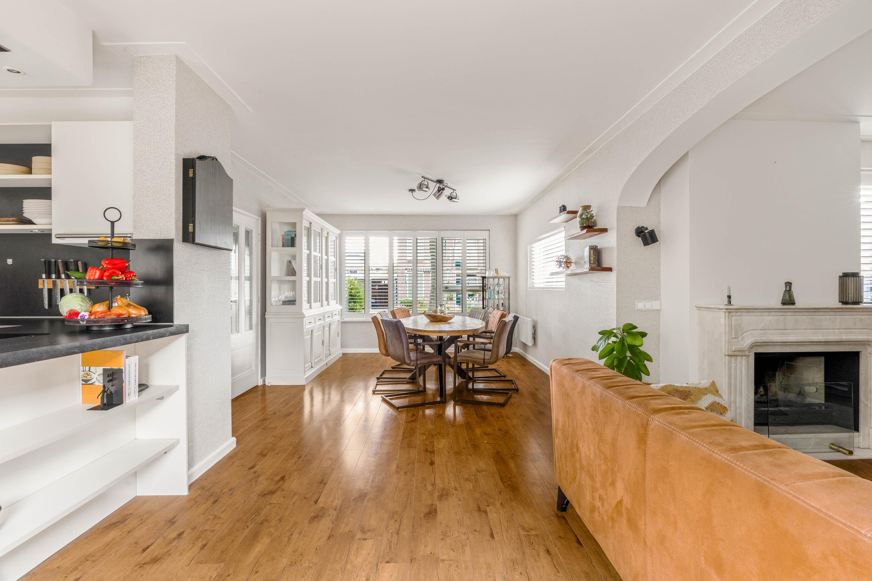 Tussenwoning te koop: Kerkstraat 43, Nieuw-Vennep
