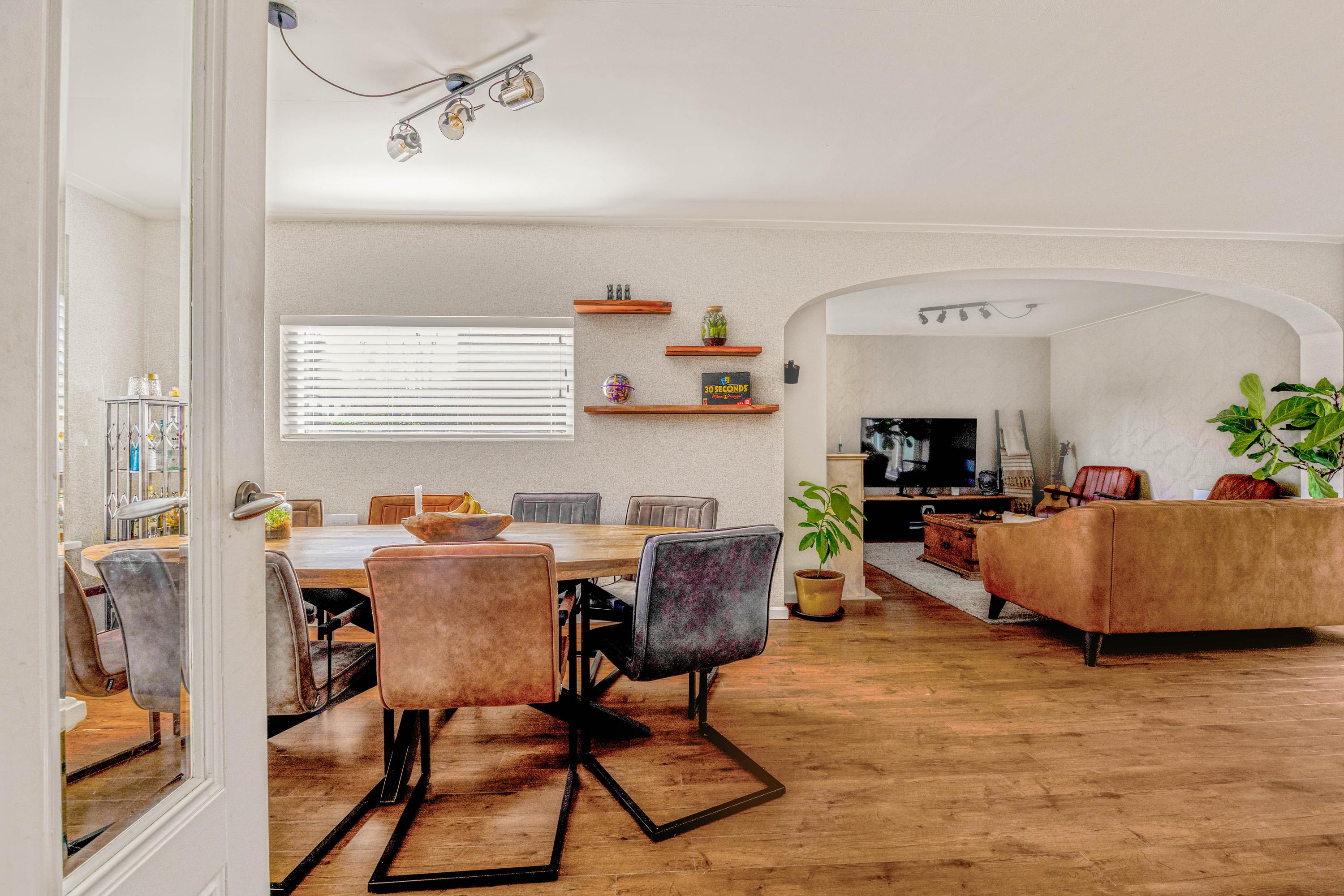 Tussenwoning te koop: Kerkstraat 43, Nieuw-Vennep