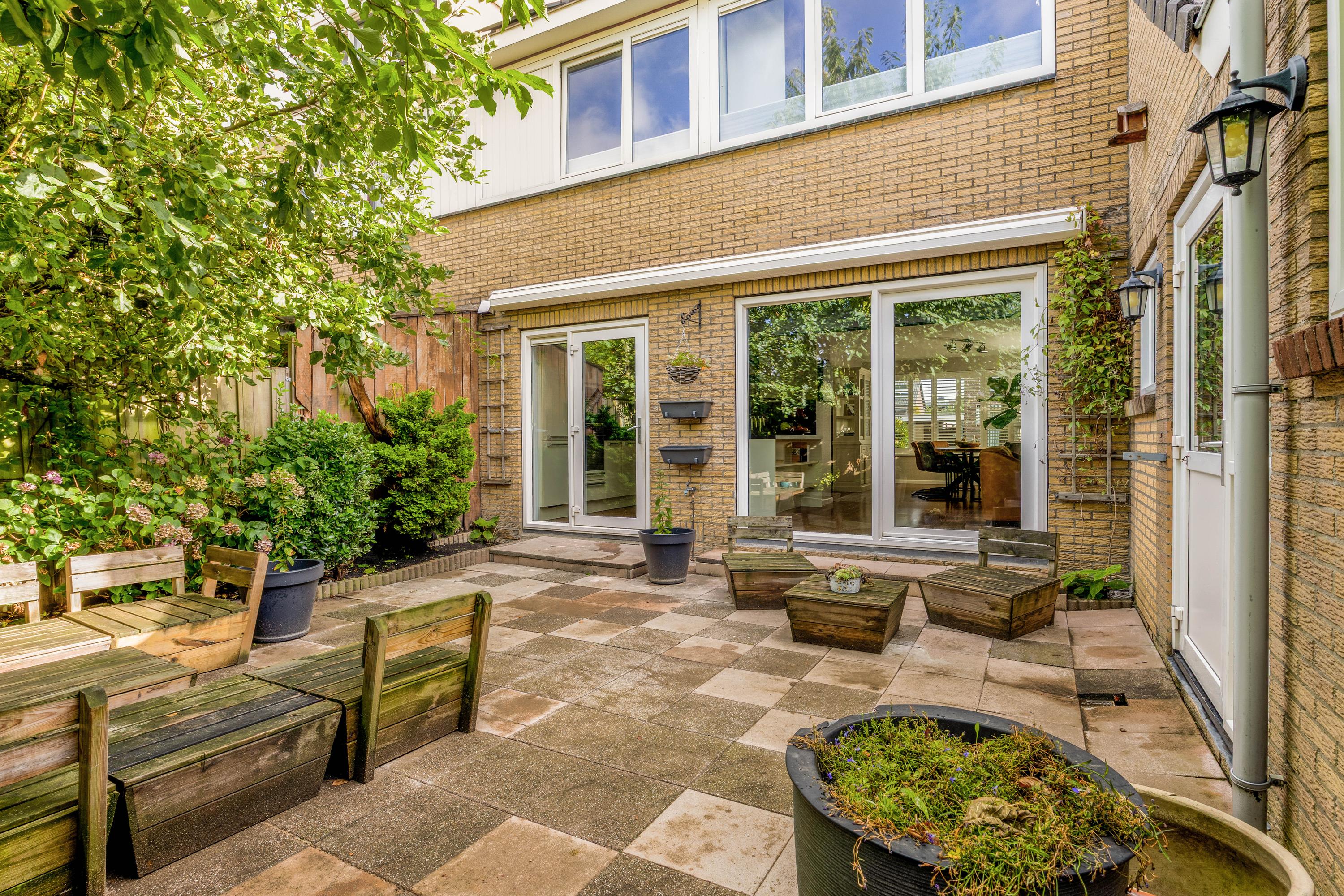 Tussenwoning te koop: Kerkstraat 43, Nieuw-Vennep