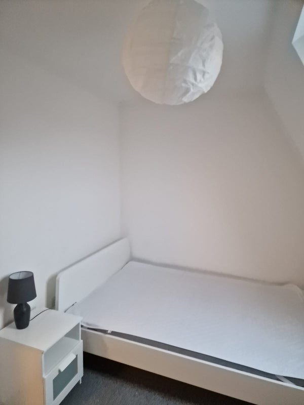 Room Rowacres in Bristol