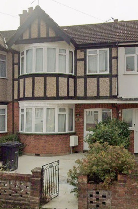 House Drake Road in Greater London