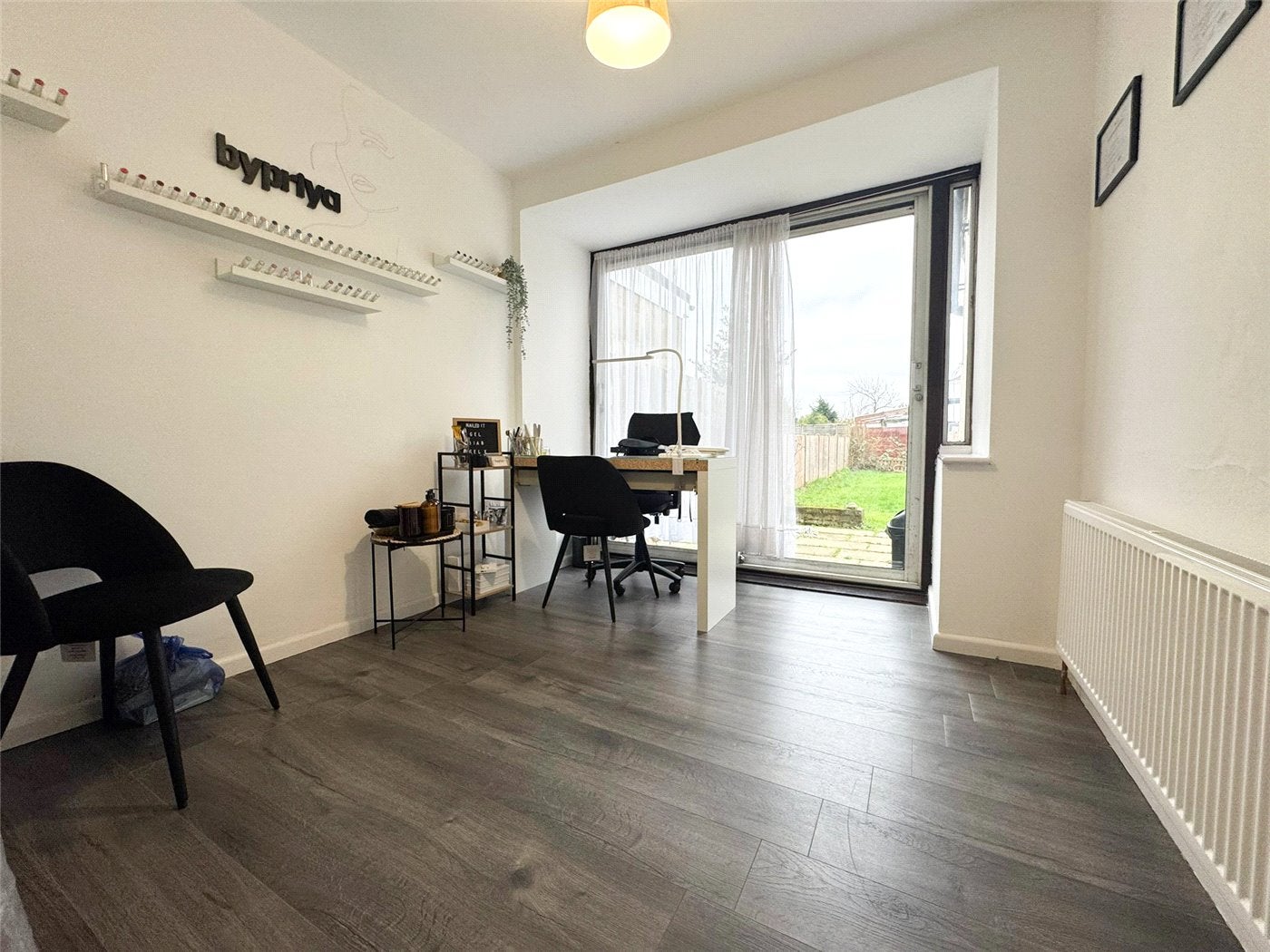 House Eastcote Lane in Greater London