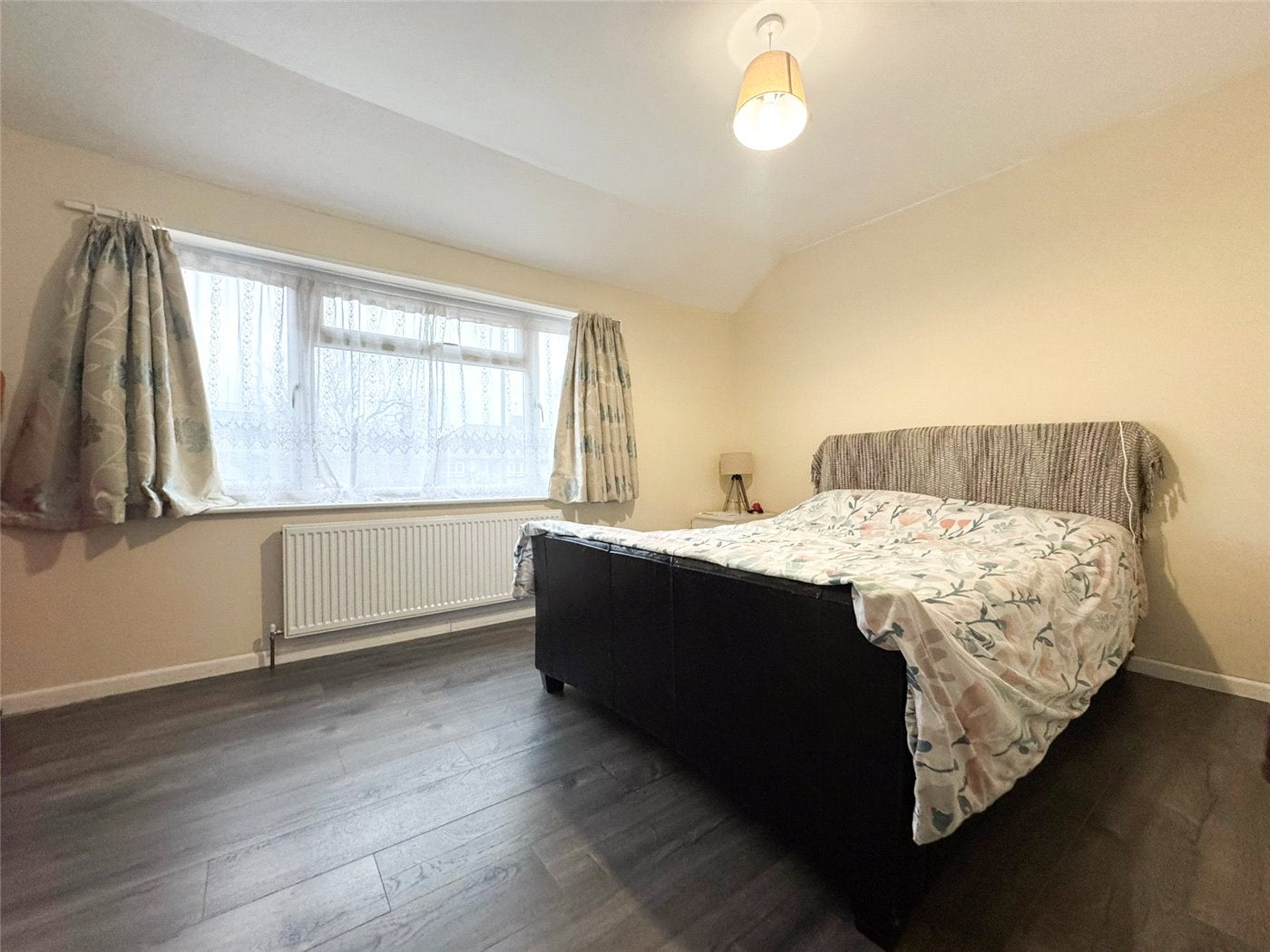 House Eastcote Lane in Greater London
