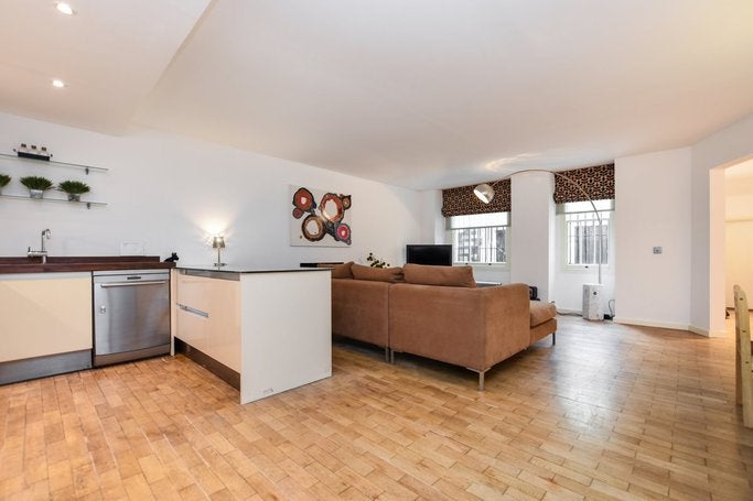 Flat Cleveland Square in City of Westminster