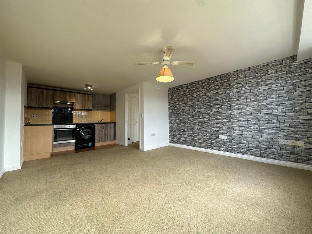 Flat Falcon Avenue in Grays