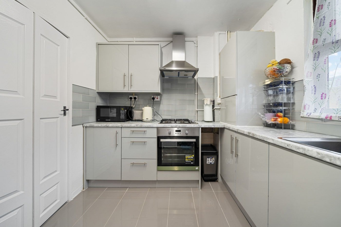 Flat Dame Street in Greater London