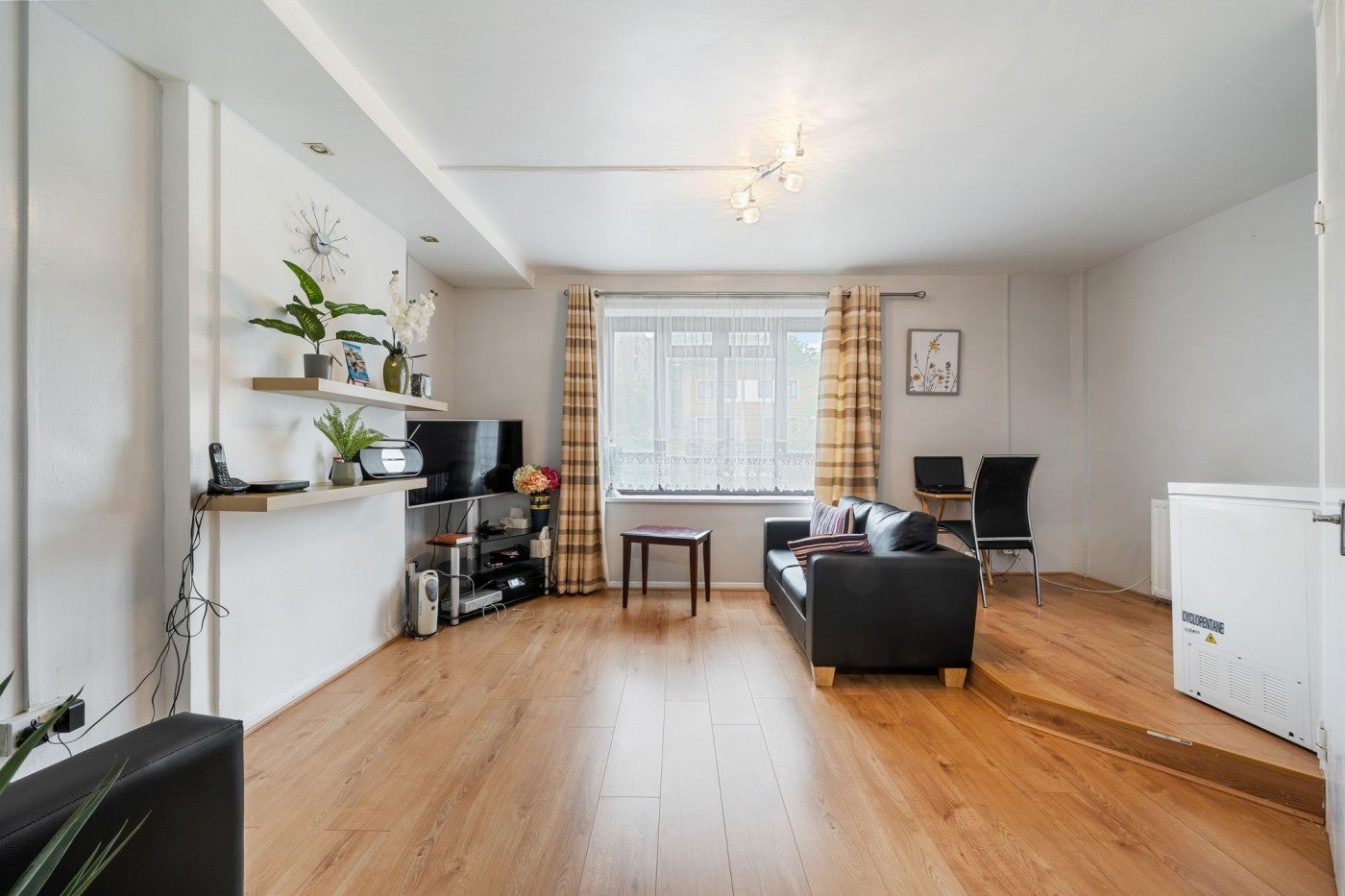 Flat Dame Street in Greater London