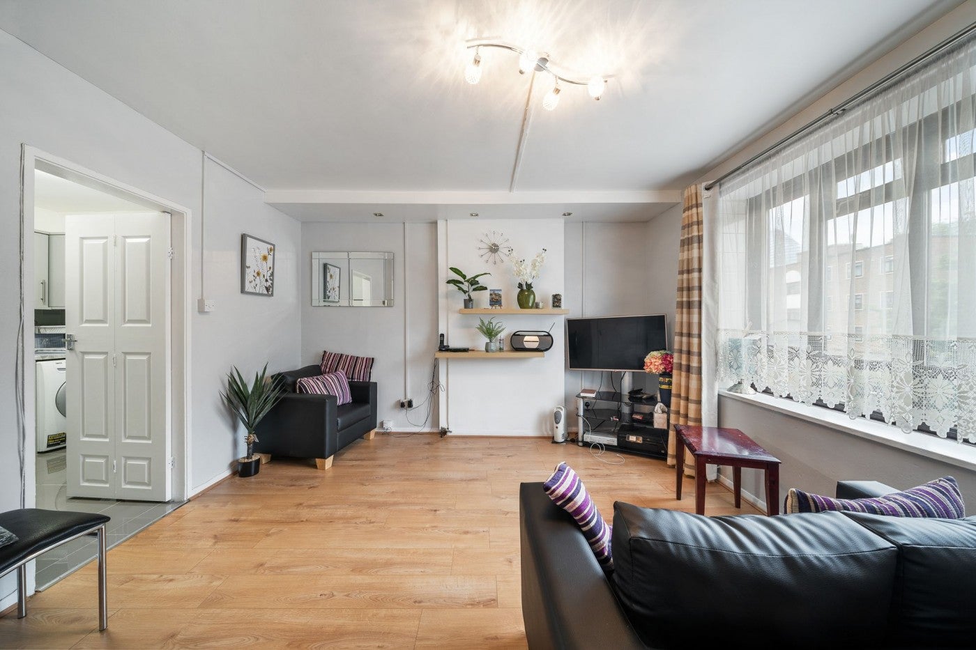 Flat Dame Street in Greater London