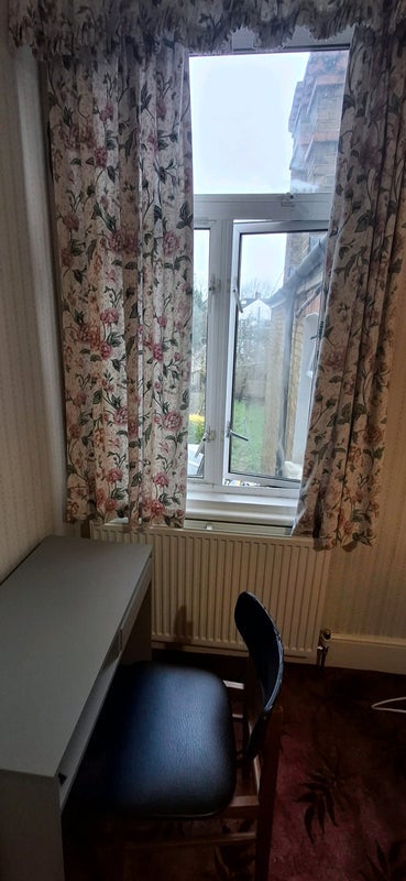 Room Sedgeford Road in Greater London