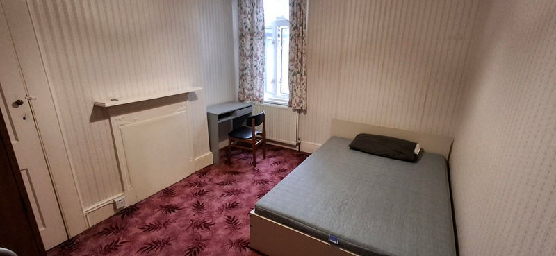 Room Sedgeford Road in Greater London