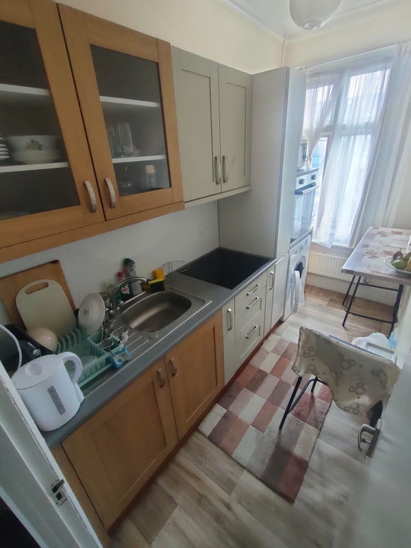 Room Sedgeford Road in Greater London