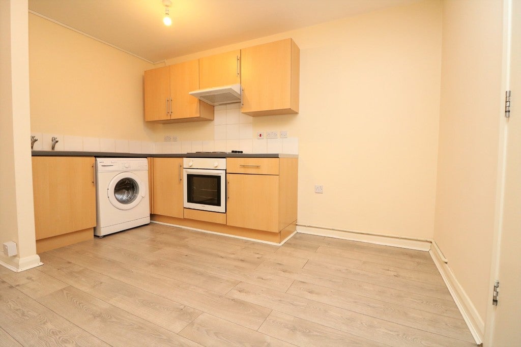 Flat Mountgrove Road in London