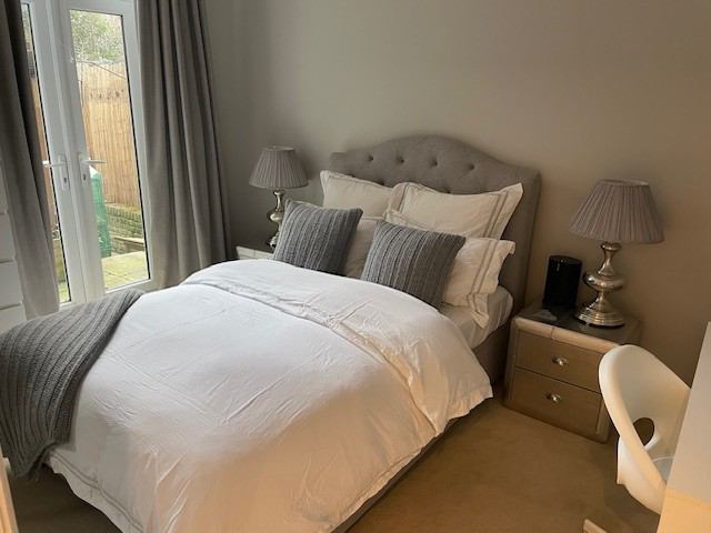 Room Cornford Grove in Greater London