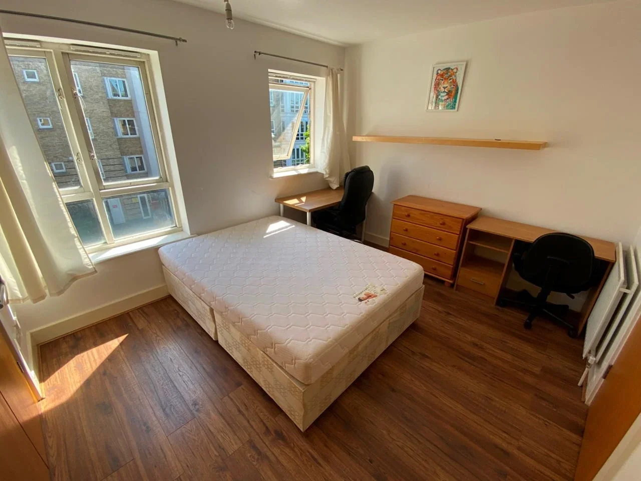 Room St. Davids Square in Greater London