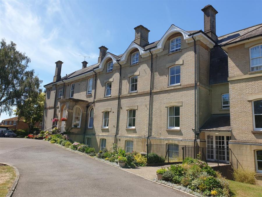 Flat Redcotts Lane in Wimborne Minster