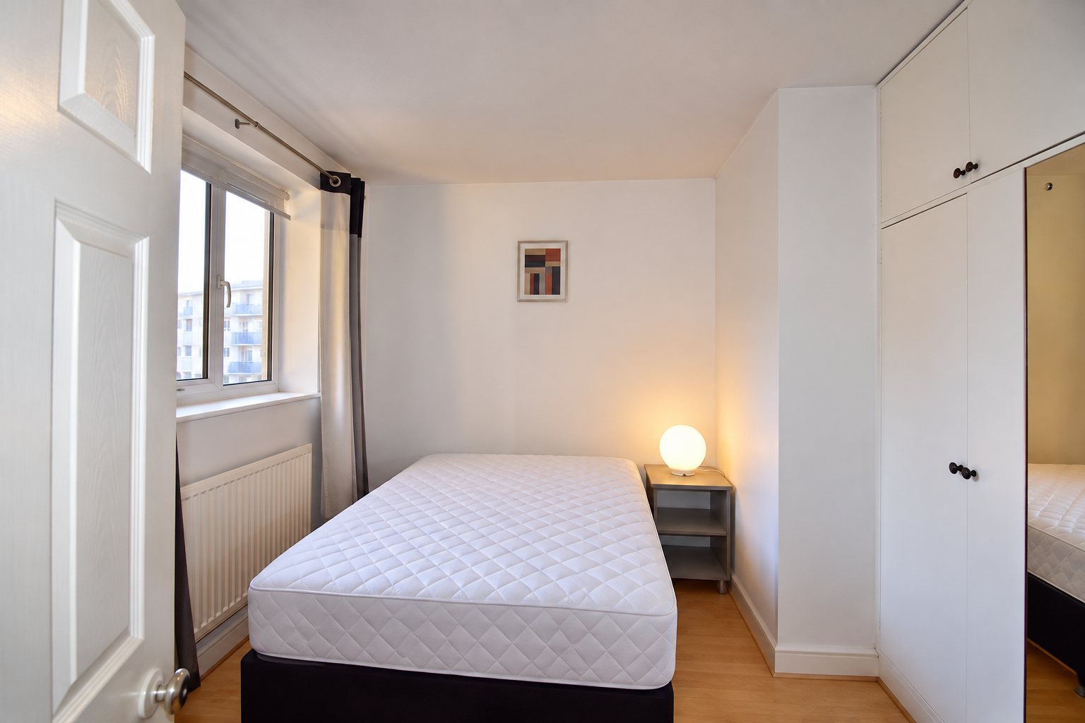 Flat Wickford Street in Greater London