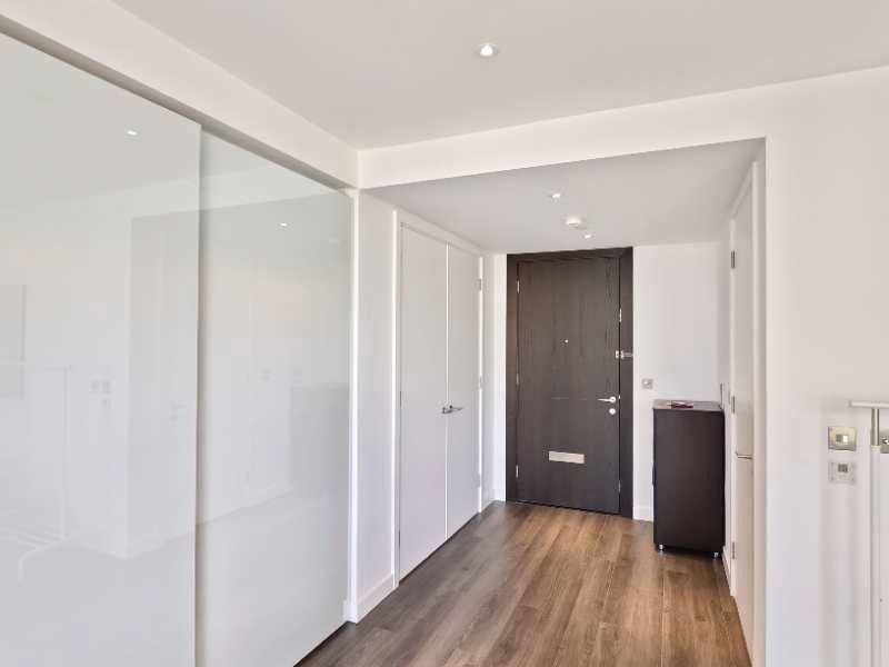Flat Canter Way in Greater London
