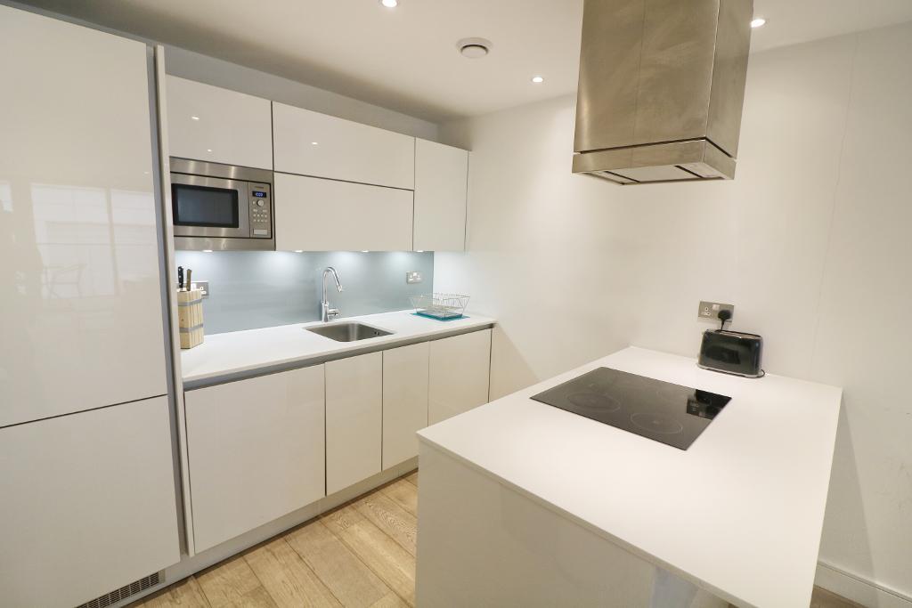 Flat Pomell Way in Greater London