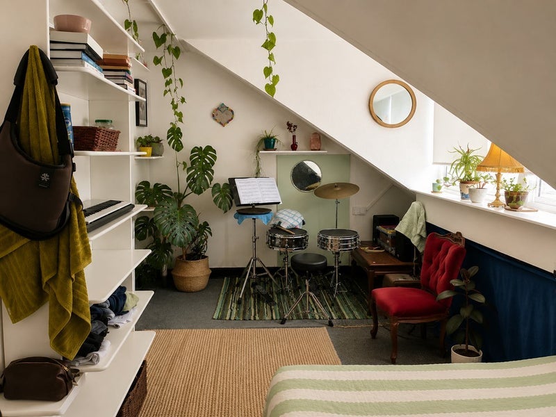 Room Blackstock Road in Greater London