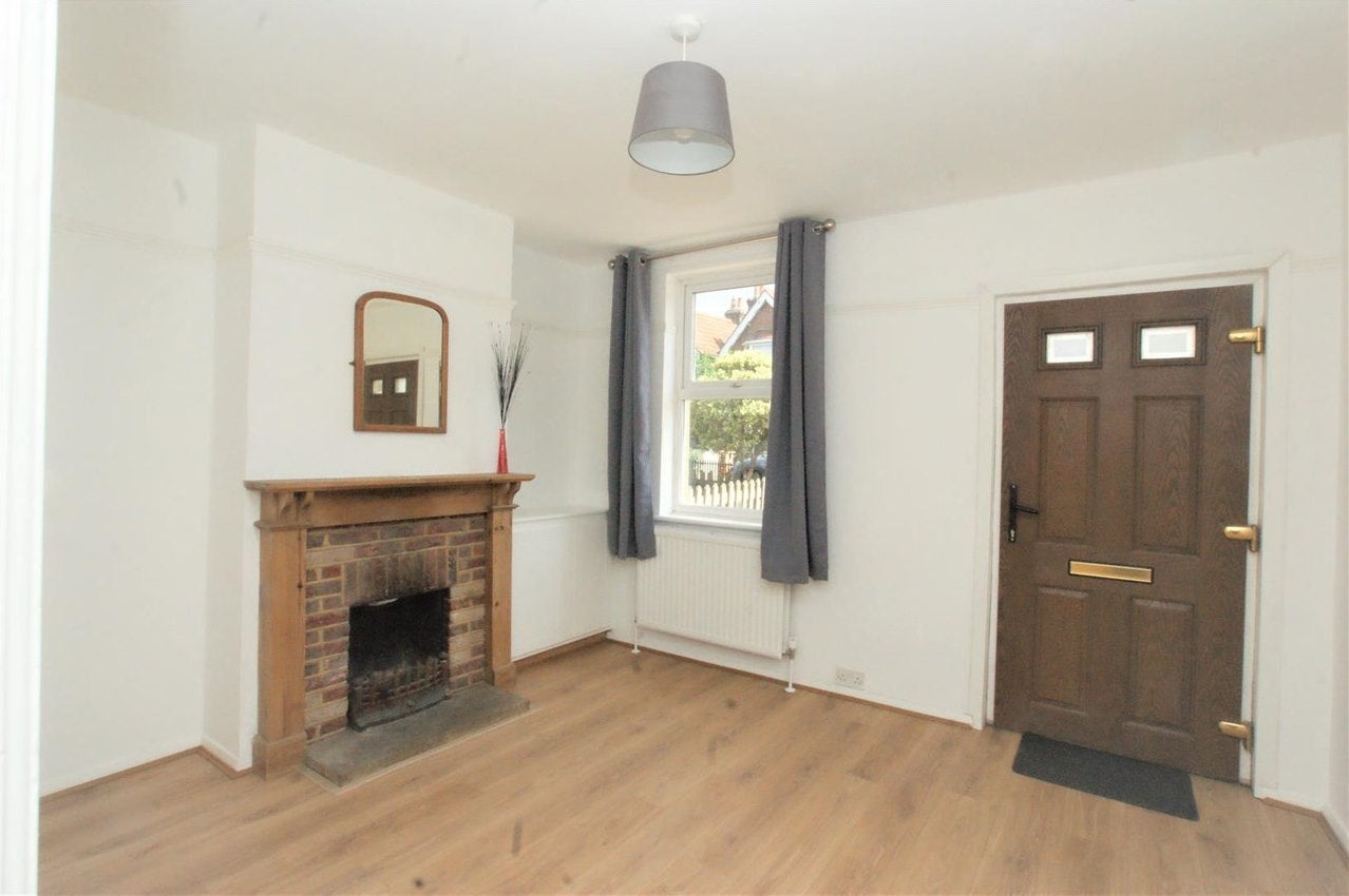 House Molesey Road in Elmbridge