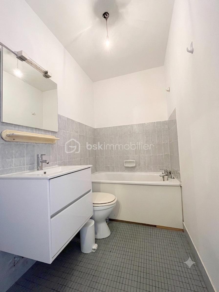 Flat Rue de Normandie in Courbevoie