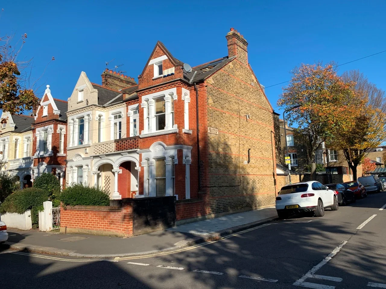 Flat Briarwood Road in Greater London