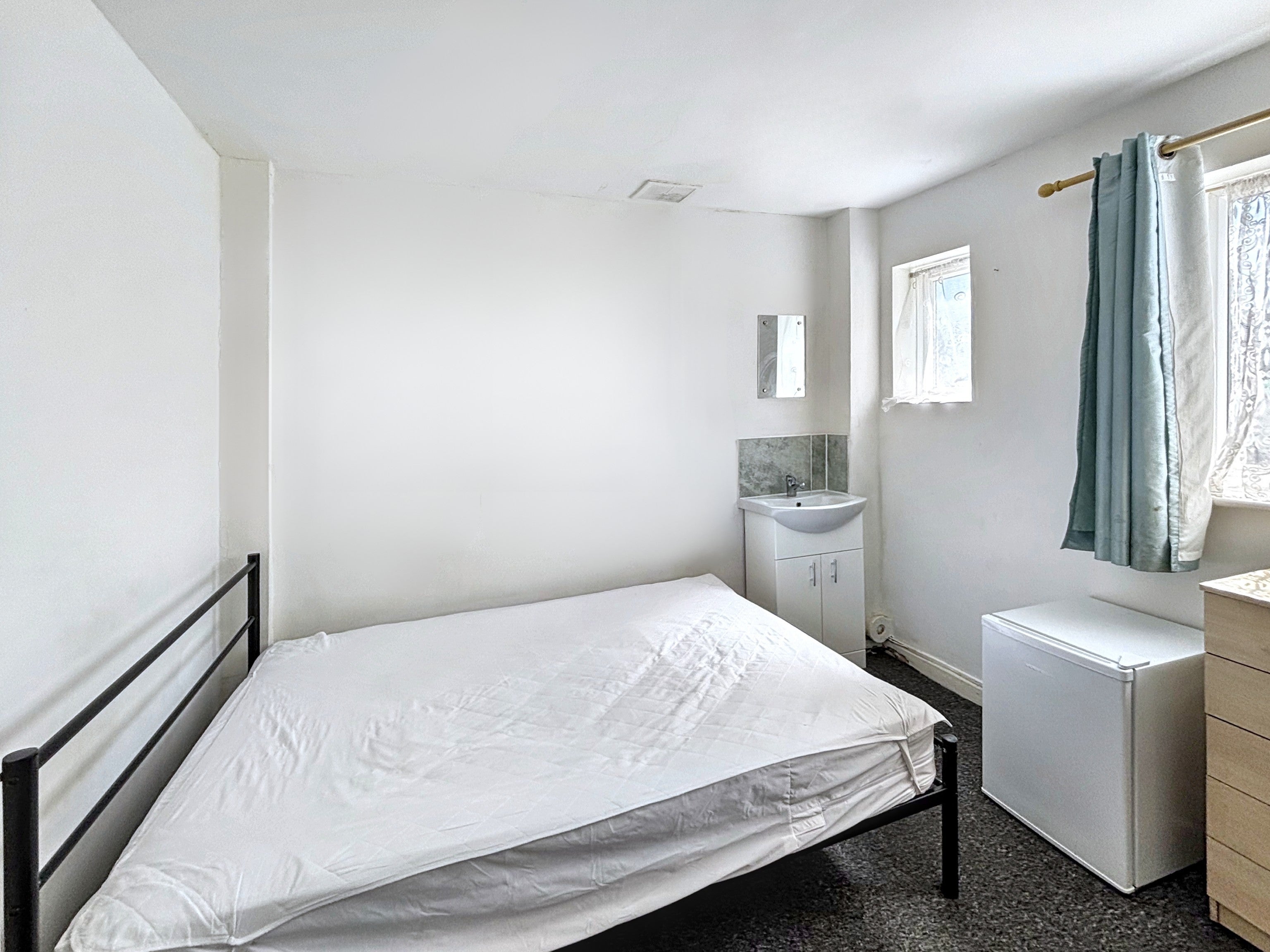 Flat Lodge Causeway in Bristol